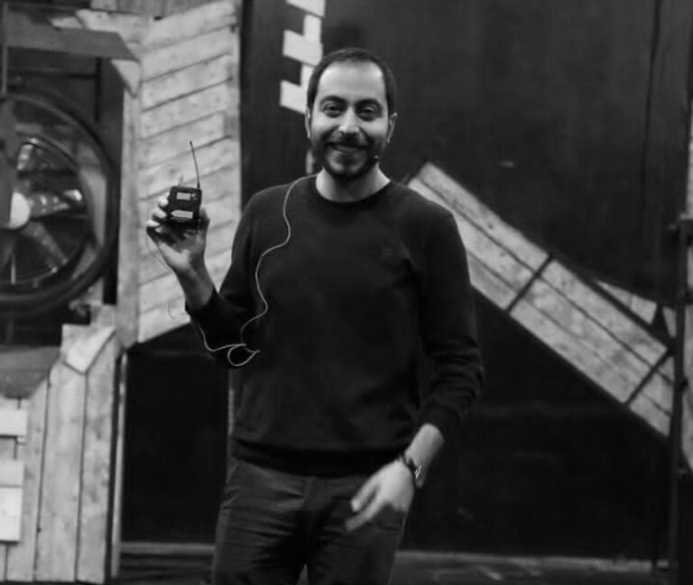 اجازه دارم جیغ بکشم؟